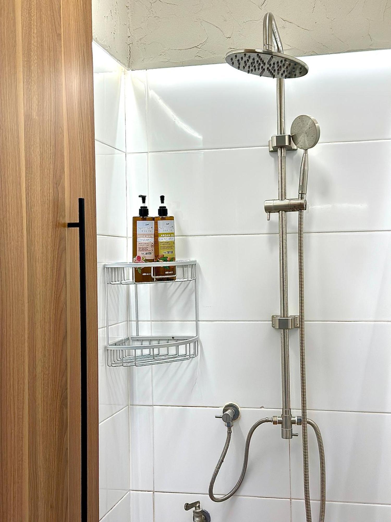 Films House Hostel Bangsaen Dış mekan fotoğraf